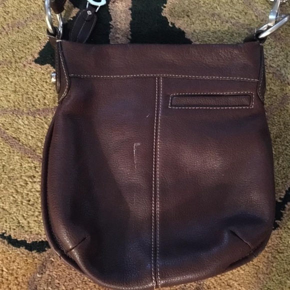 B. Makowsky Leather Crossover Pocketbook - Picture 3 of 3